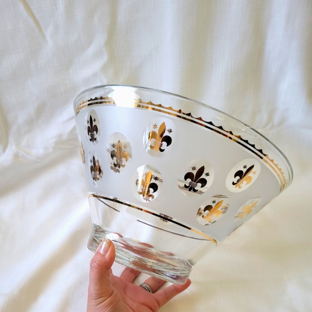 Vintage Fleur De Lis Salad/Punch Bowl Mid Century Modern